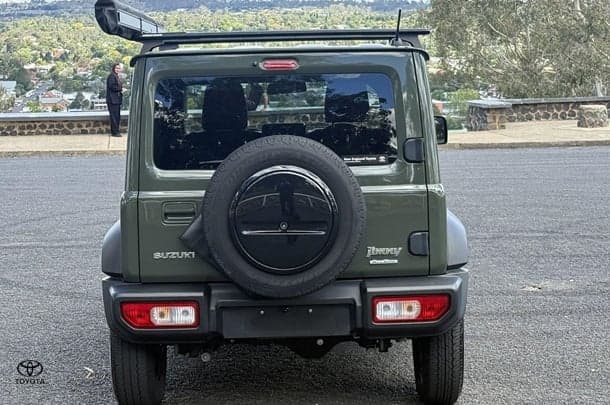 2022 Suzuki Jimny Base in Green