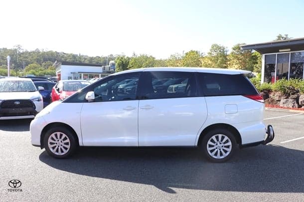 2016 Toyota Tarago GLI in White