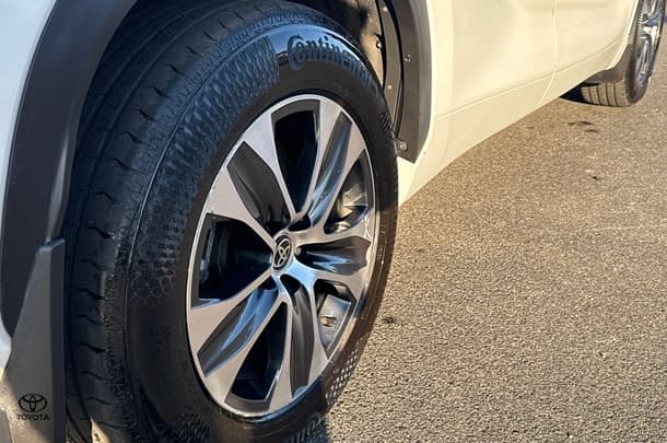 2023 Toyota Kluger GXL in White