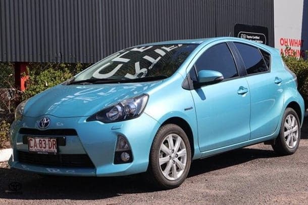 2013 Toyota Prius C i-Tech in Blue