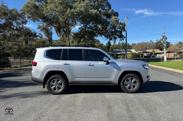 2023 Toyota Landcruiser VX in Silver
