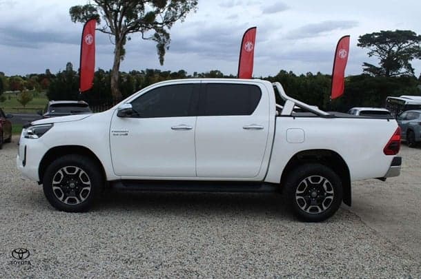 2023 Toyota Hilux SR5 in White
