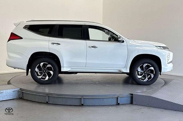 2024 Mitsubishi Pajero Sport Exceed in White