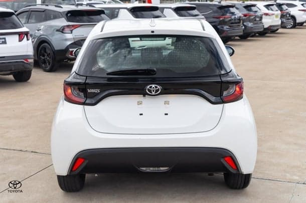 2023 Toyota Yaris Ascent Sport in White