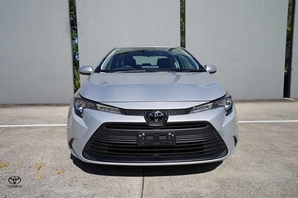 2024 Toyota Corolla Ascent Sport in Silver