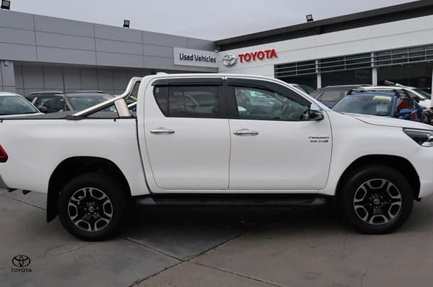 2021 Toyota Hilux SR5 in White