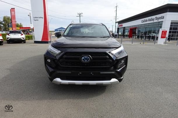 2021 Toyota RAV4 Edge in Black