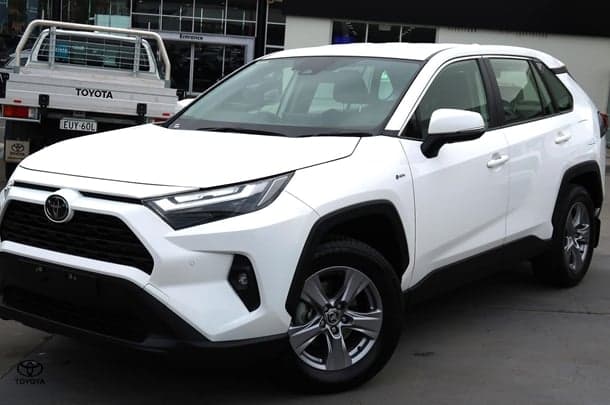 2025 Toyota RAV4 GX in White