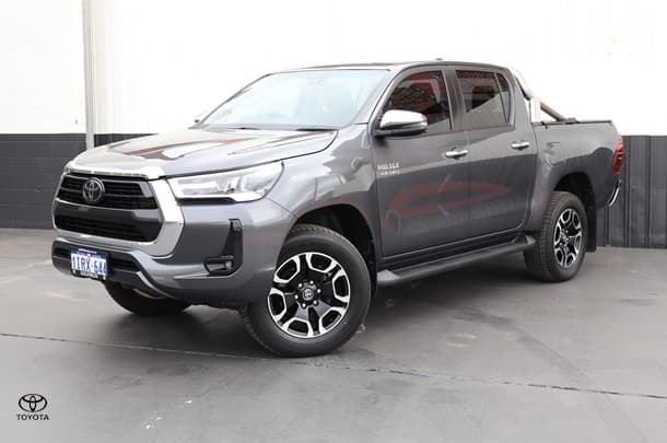 2021 Toyota Hilux SR5 in Grey