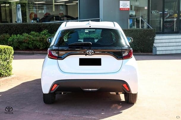 2023 Toyota Yaris Ascent Sport in White