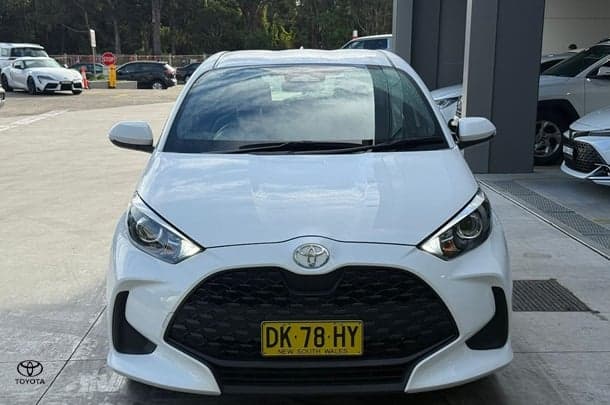 2024 Toyota Yaris Ascent Sport in White