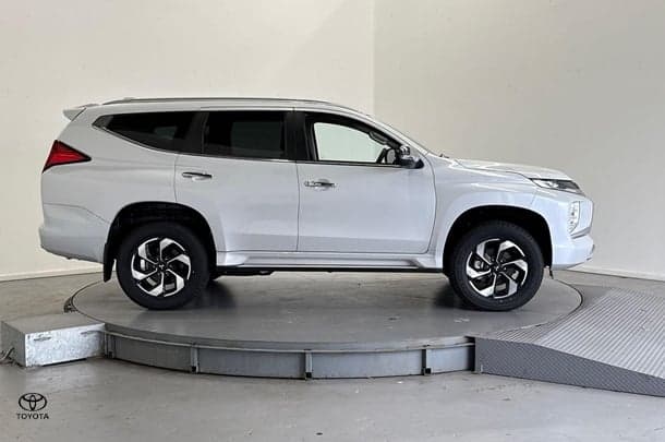 2024 Mitsubishi Pajero Sport Exceed in White