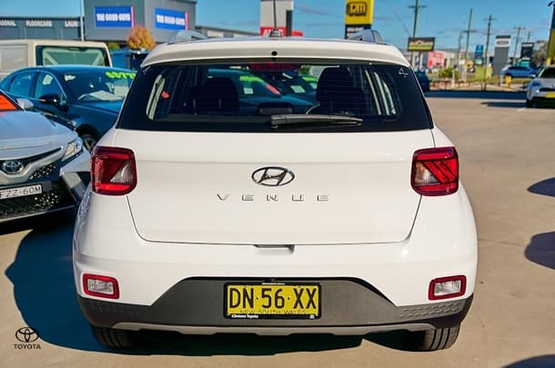 2025 Hyundai Venue Base in White