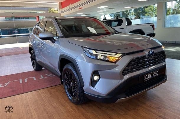 2022 Toyota RAV4 Cruiser-AWD in Silver
