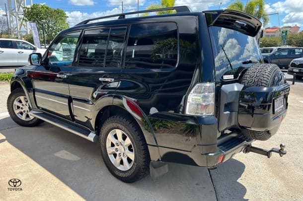 2012 Mitsubishi Pajero GLX in Black