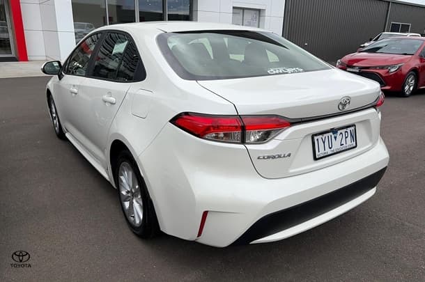 2020 Toyota Corolla Ascent Sport in White