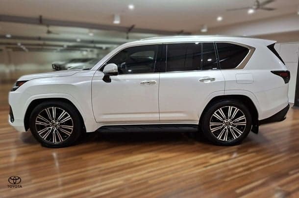2022 Lexus LX LX500d in White