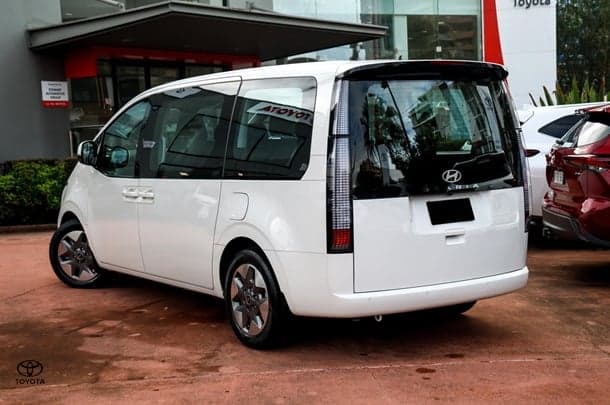 2024 Hyundai STARIA Base in Creamy White