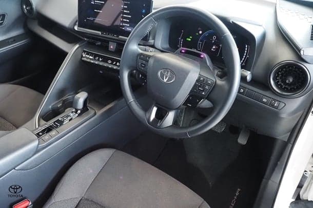 2024 Toyota C-HR GXL-2WD in White
