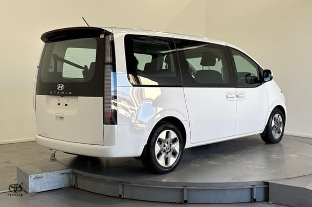 2024 Hyundai STARIA Base in White