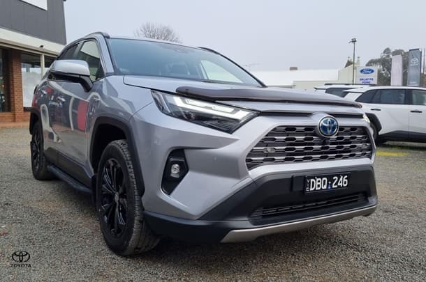 2024 Toyota RAV4 Cruiser in Silver