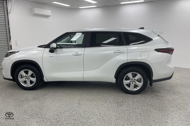 2024 Toyota Kluger GX in White