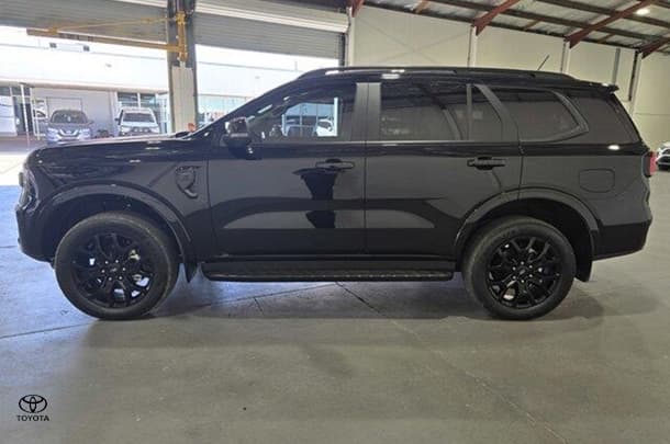2025 Ford Everest Sport in Silver