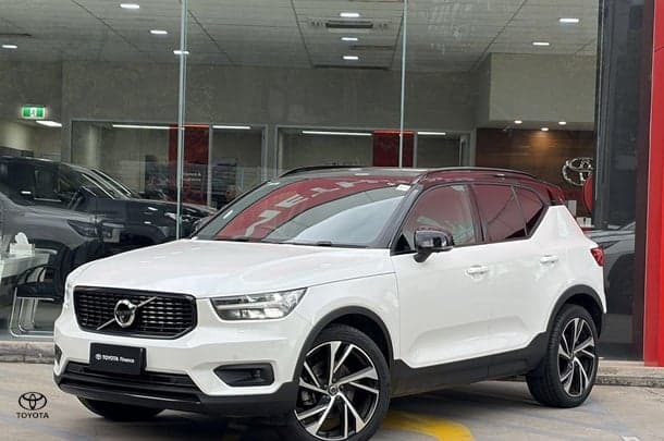 2021 Volvo XC40 T5 R-Design in White