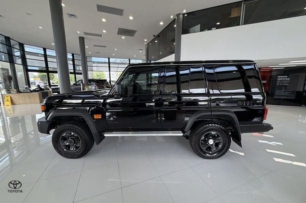2025 Toyota Landcruiser GXL in Black