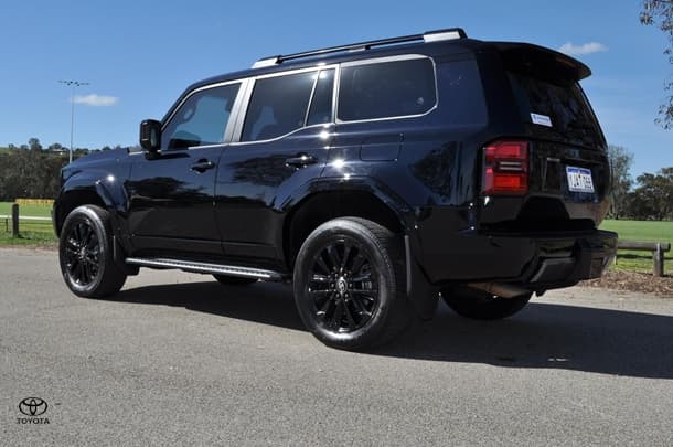 2025 Toyota Landcruiser Prado VX in Black