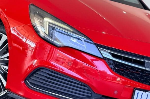 2017 Holden Astra RS-V in Red