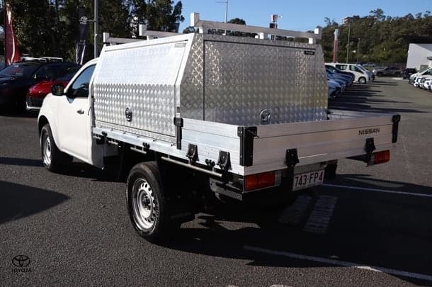 2022 Nissan Navara SL in White
