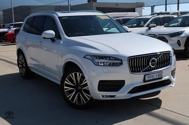 2021 Volvo XC90 B5 Momentum in White