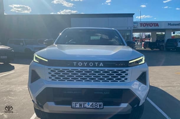 2025 Toyota Hilux SR5 48V in White