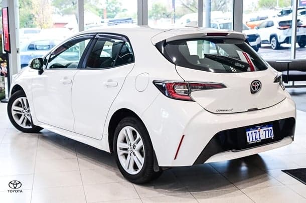 2018 Toyota Corolla Ascent Sport in White