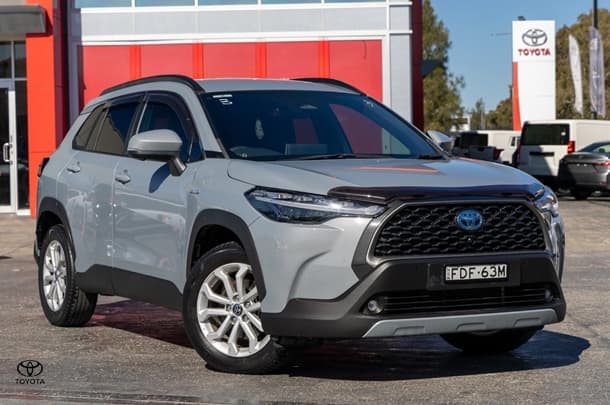 2023 Toyota Corolla Cross GXL in Grey