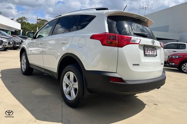 2014 Toyota RAV4 GXL in White