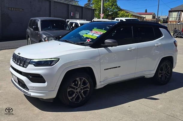 2021 Jeep Compass Limited in White