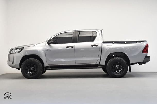 2022 Toyota Hilux SR in Silver