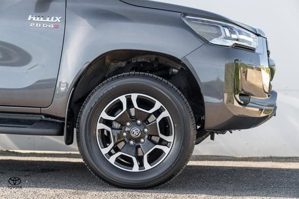 2021 Toyota Hilux SR5 in Grey
