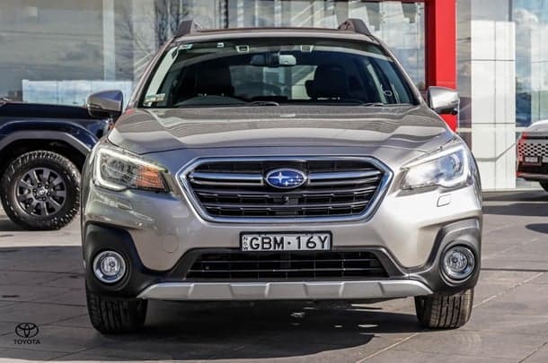 2017 Subaru Outback 3.6R in Silver