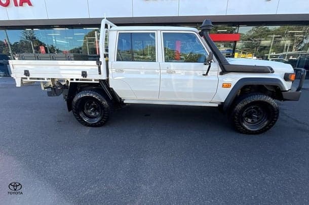 2023 Toyota Landcruiser GXL in White