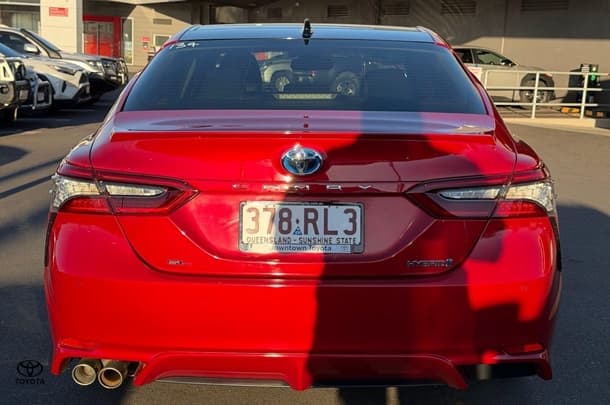 2021 Toyota Camry SL in Red
