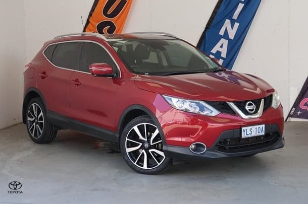 2016 Nissan QASHQAI Ti in Red