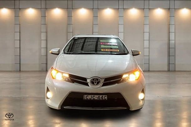2012 Toyota Corolla Ascent Sport in White