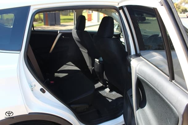 2014 Toyota RAV4 GXL in White