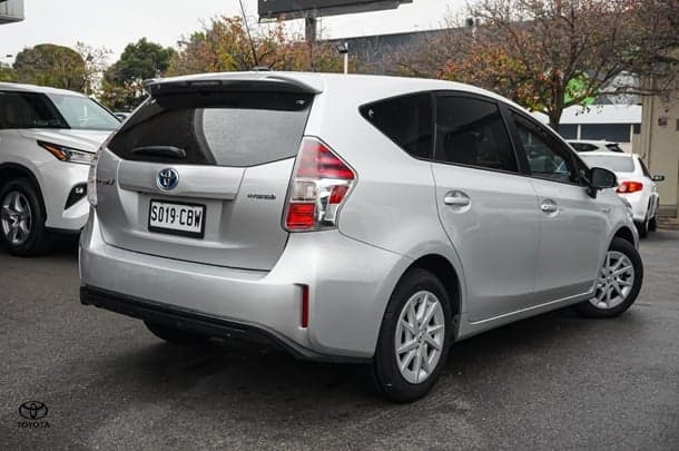2019 Toyota Prius V Base in Silver