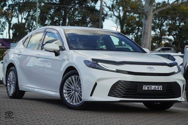 2025 Toyota Camry Ascent in White