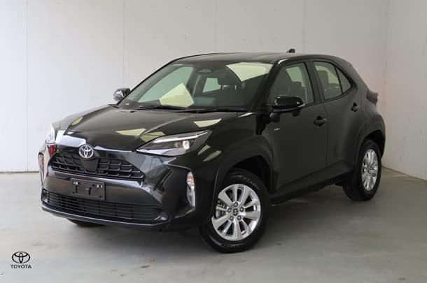 2024 Toyota Yaris Cross GX in Black