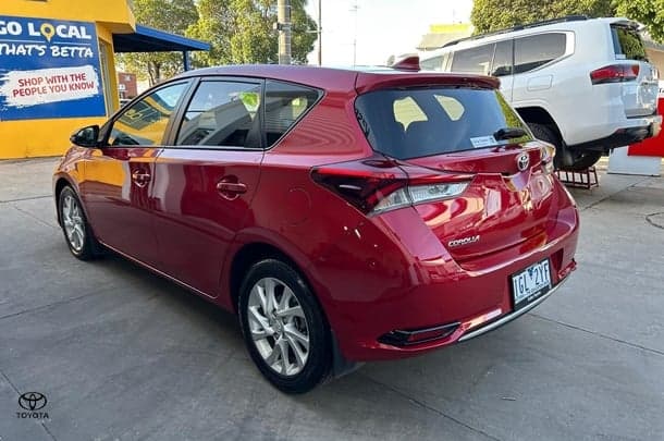 2015 Toyota Corolla Ascent Sport in Red
